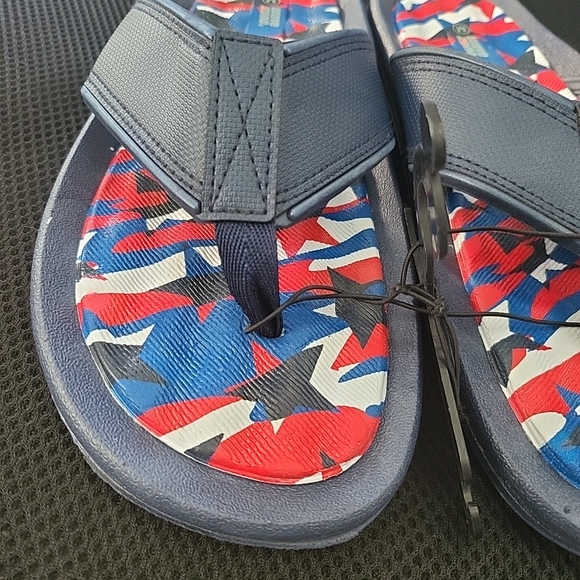 NWT Men's 9 Medium Wave Zone Patriotic Red White & Blue Flip Flops Sandals - Picture 2 of 8